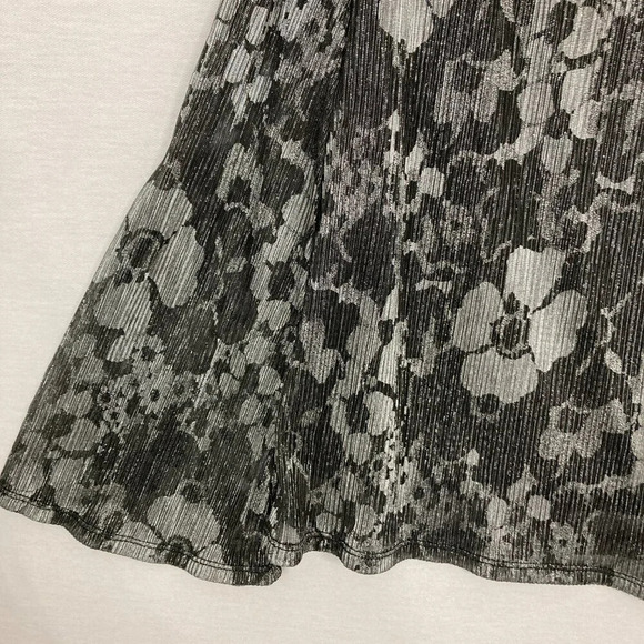 New Michael Michael Kors Gray White Floral Metallic Round Neck Ruffle Top Large - Picture 4 of 9